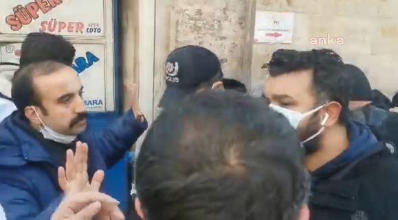 PTT emekçisi polise böyle isyan etti: Ben işçiyim, Babayım ben baba!
