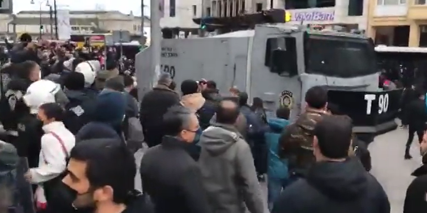 Boğaziçi gözaltılarında şok gelişme... Polislerden Barış Atay'a müdahale!