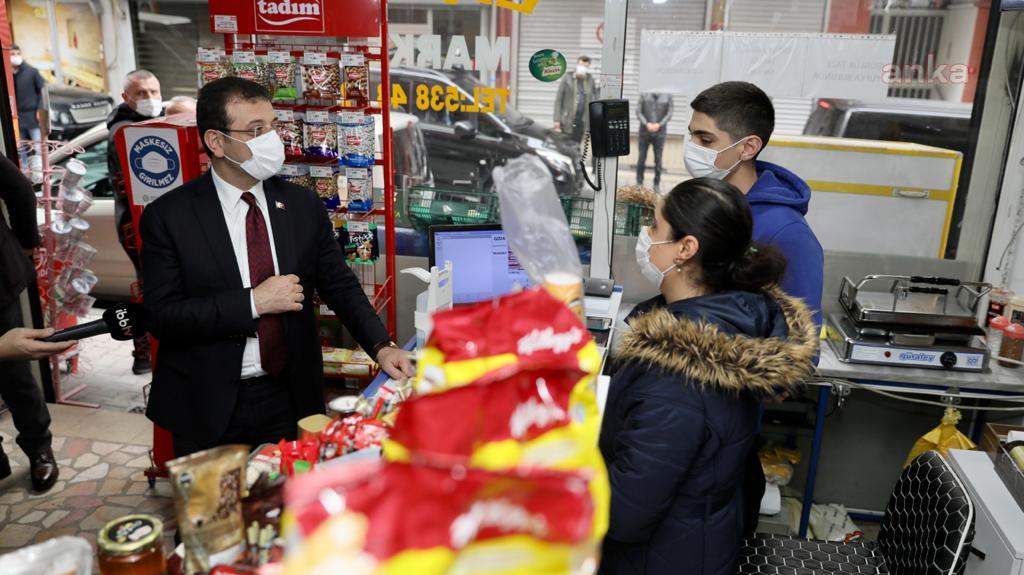 İki veresiye defteriyle çalışan bakkal: "Adam gelip, ‘Çocuğum evde aç’ deyince, ne diyebilirsiniz?”