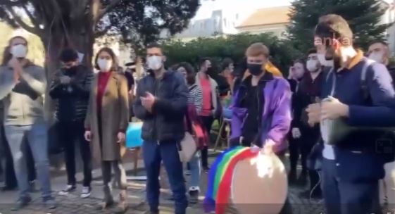 Öğrenciler: O kaldığı sürece protestolar devam edecek