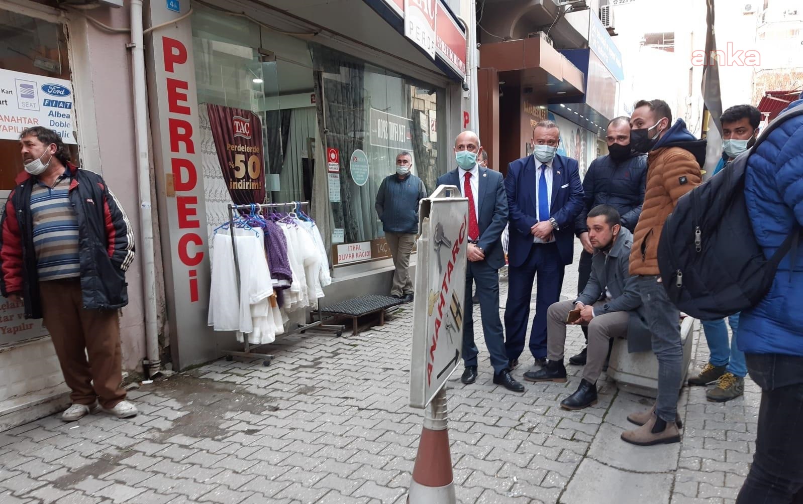 Vekiller esnafın derdini dinlemeye gitti: Geçim sıkıntısı içindeki esnaf o esnada intihar etti