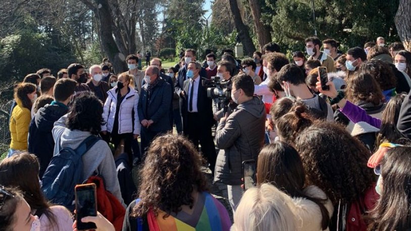 Muharrem İnce, Boğaziçili öğrencilerle bir arada!