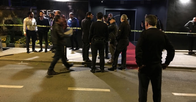 Gece kulübü önünde silahlı kavga