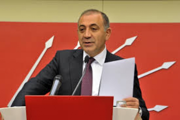 Tekin: 4 bin Euro'luk başörtüsü tepki çekti