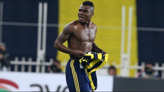 Emenike taraftarları çıldırttı!