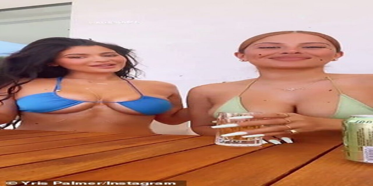 Kylie Jenner'in mavi bikinisi sosyal medyayı salladı!