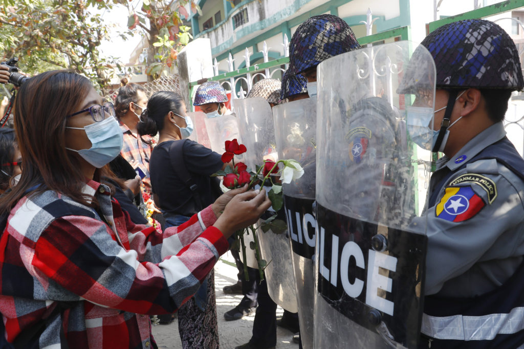 Myanmar'ın başarısız demokrasi deneyi