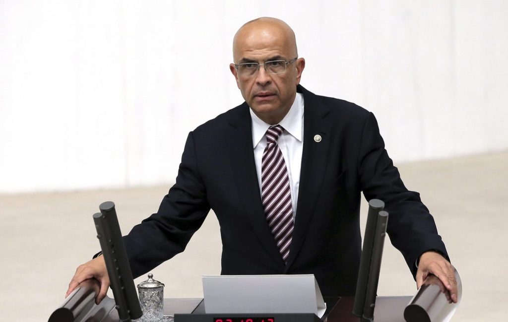 CHP’li Berberoğlu, 8 ay sonra yeniden milletvekili oldu, AKP’li Turhan: "Okunan karar beraat değil"