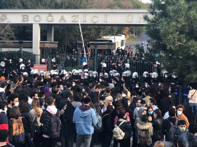 Sinemacılardan Boğaziçi Üniversitesi eylemlerine tam destek!