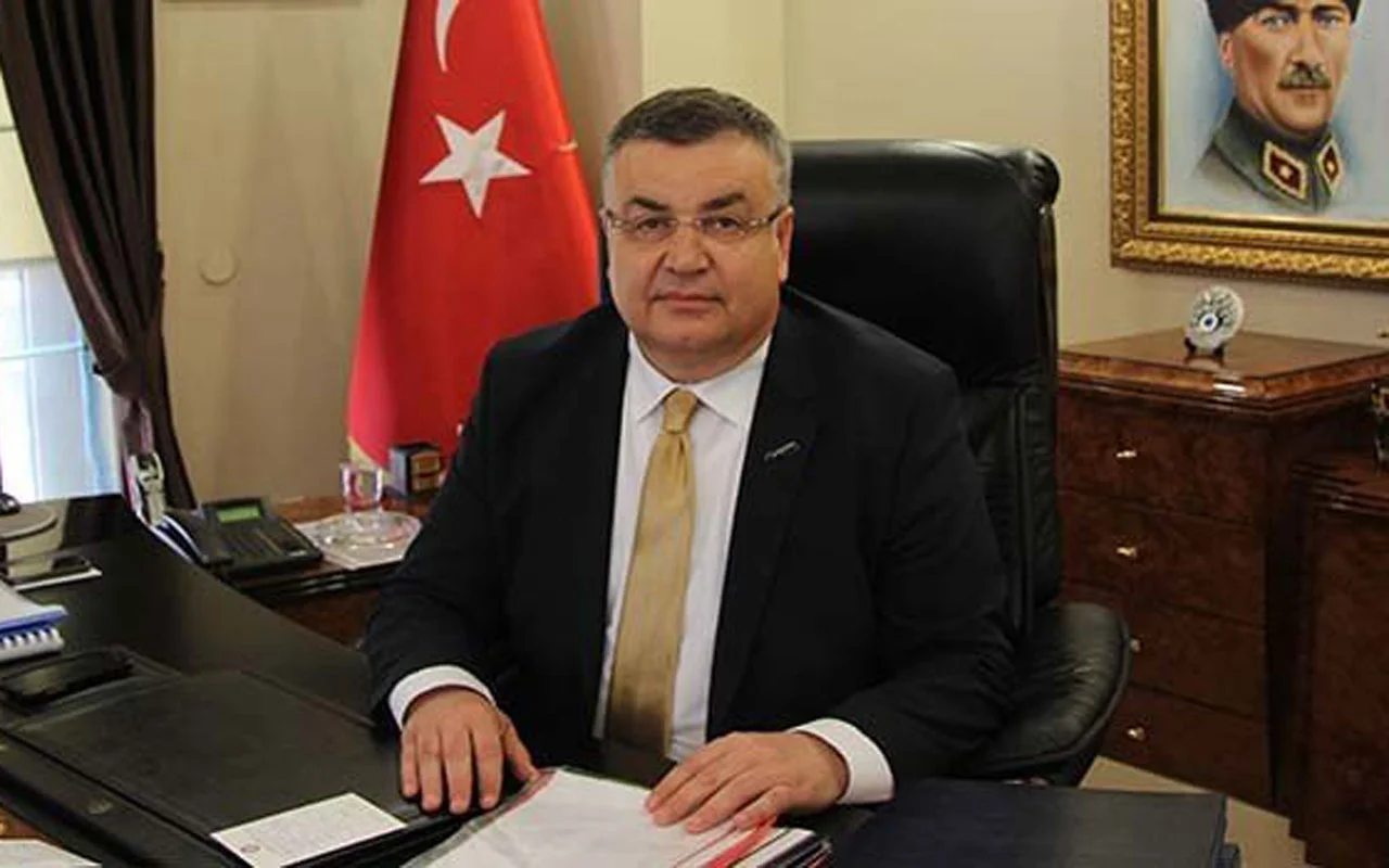 Mehmet Siyam Kesimoğlu'ndan, CHP’ye dönme kararı için anket!