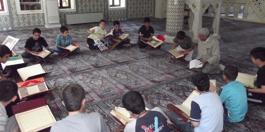 Valiliklerden Kuran kurslarına yüz yüze eğitim izni!