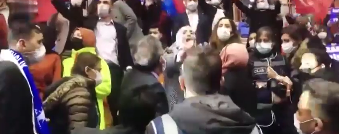 AKP kongresinde 'il başkanlığı' için büyük arbede!