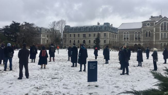 Boğaziçi Üniversitesi öğretim üyeleri, -6 derecede nöbette