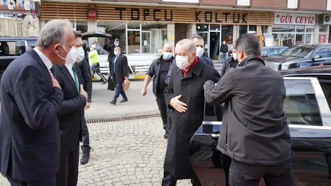 Erdoğan'ın ziyaret ettiği ilçe başkanının testi pozitif çıktı