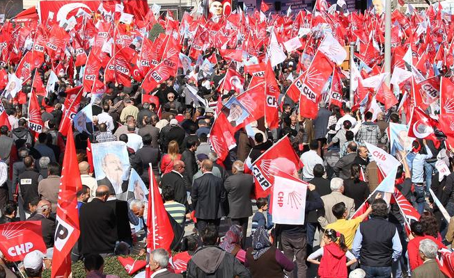 Referandum şaibelerini protesto etmek yok, büyük mitingler var: Geri çekilme yok