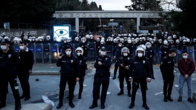 Boğaziçi'ndeki hukuksuzluklara 501 avukattan ortak bildiri!
