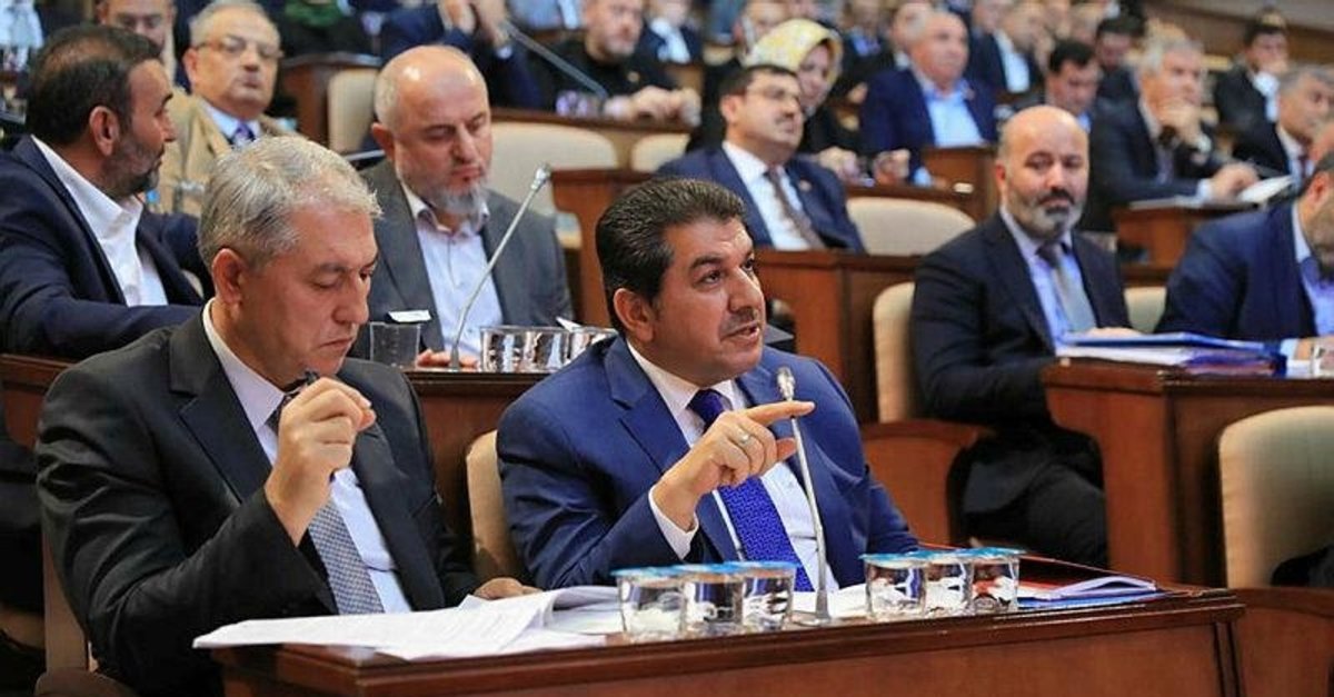 AKP'li vekilden AKP'li Esenler Belediyesi'ne: "Şu son şeyde de bir kazık yemeseydiniz..."