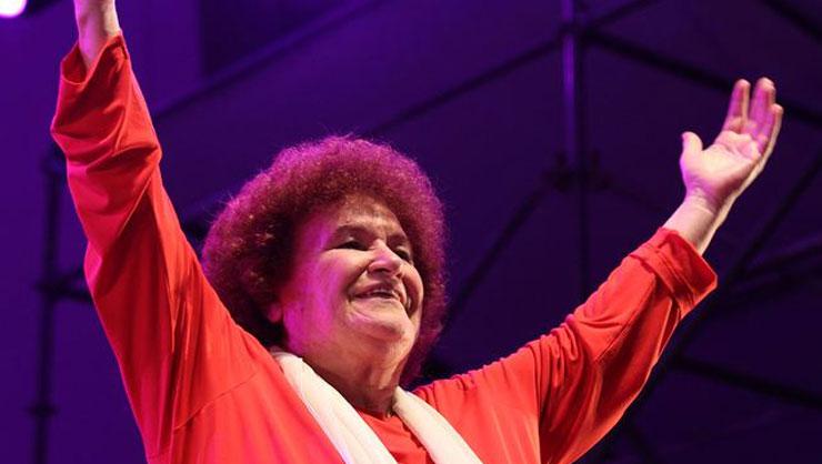 Selda Bağcan'dan çıplak arama açıklaması: "Üç defa!"