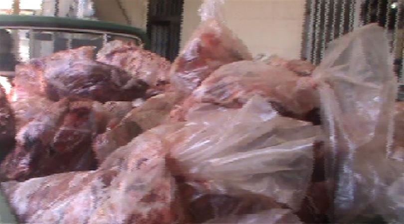 Yemek üretim tesisinde tarihi geçmiş 70 kilo et rezaleti!
