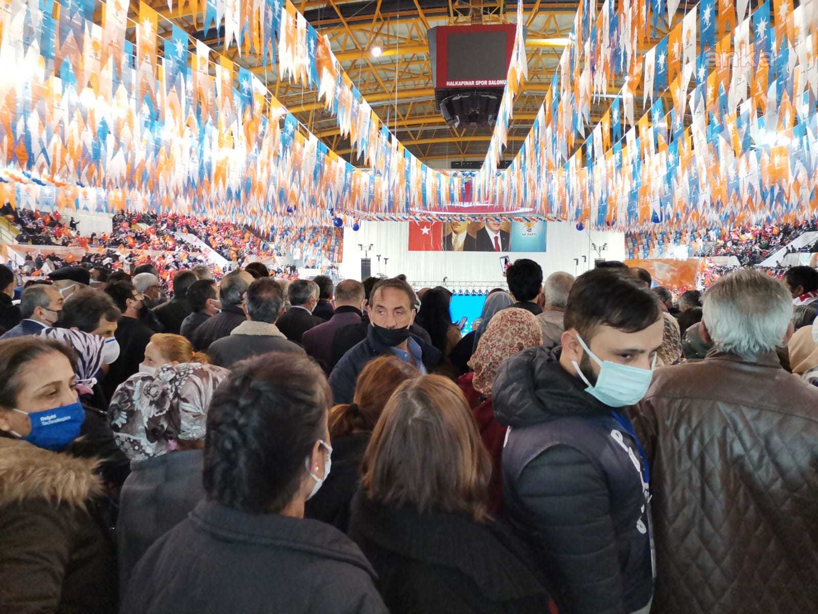 Lebalep dolu! Yine AKP kongresi yine aynı manzara!