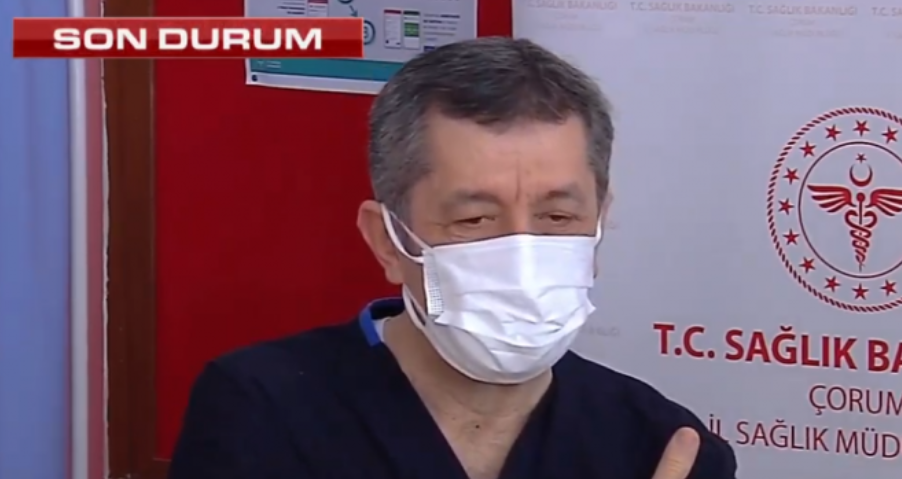Öğretmenlere aşı uygulaması başladı! İlk aşı Ziya Selçuk'a!