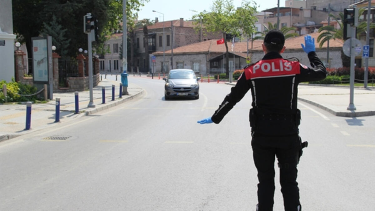 İçişleri Bakanlığı'ndan yeni 'sokağa çıkma yasağı' genelgesi! O kişiler 4 gün muaf olacak