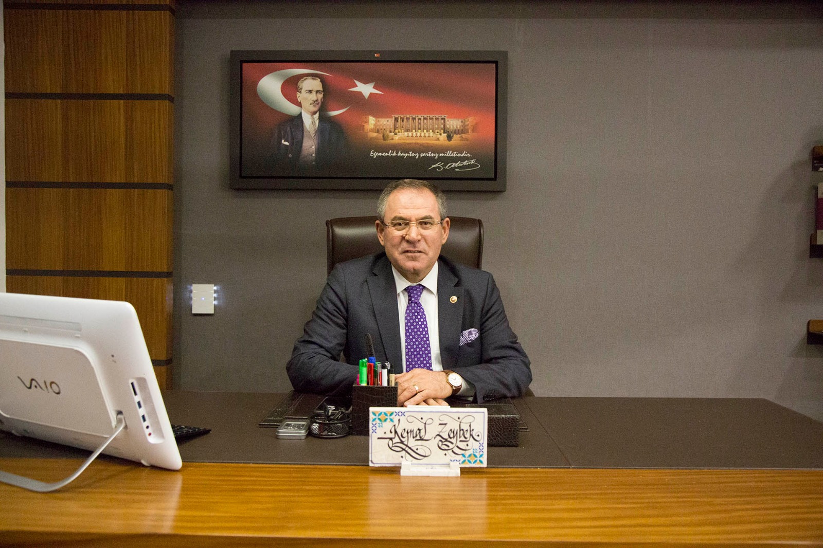 CHP'li Kemal Zeybek: "İhaleyi alan firmaların meskenlerden aşırı fiyat talebinde bulunmalarının sebebi nedir?"
