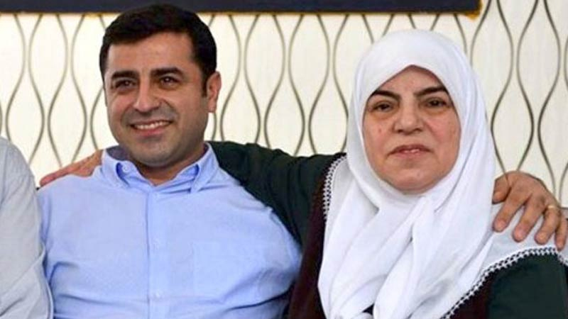 Demirtaş'ın annesine çirkin sözler!