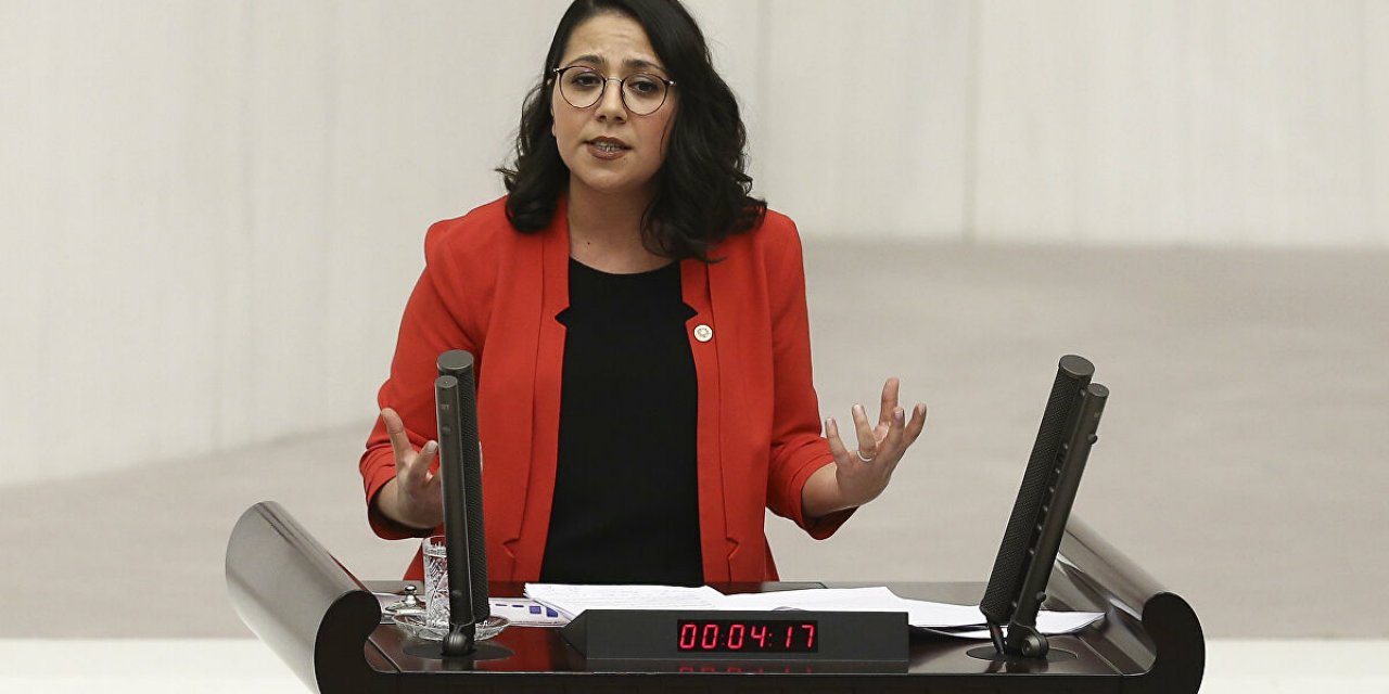 CHP'li Sera Kadıgil'in o sözleri ayakta alkışlandı: Bir bıyıklı ile muhatap olmak istemiyorum!