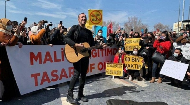 Haluk Levent atama bekleyen öğretmenlere destek verdi