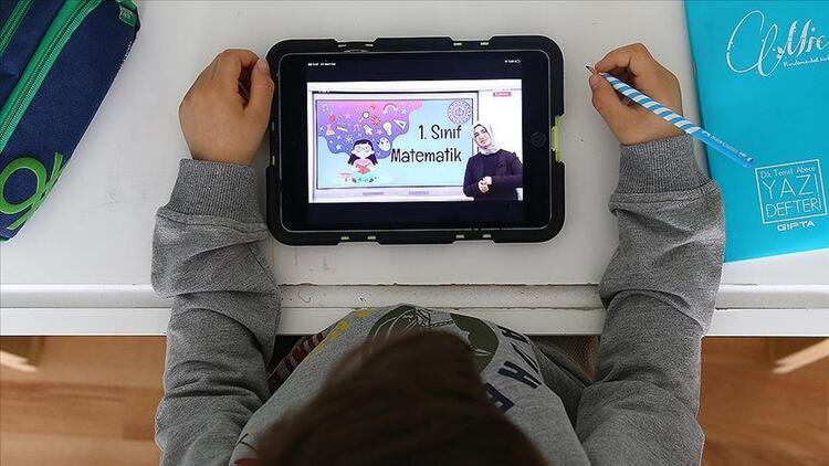 MEB'in ücretsiz dağıtılacak dediği tabletler satışa çıktı
