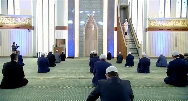 Cuma namazları yasaklanıyor mu?