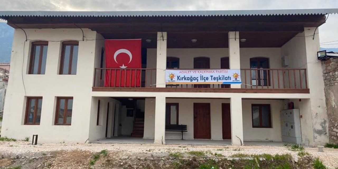Osmanlı'dan kalan Tarihi Kurşuncu Hanı, AKP binası yapıldı!