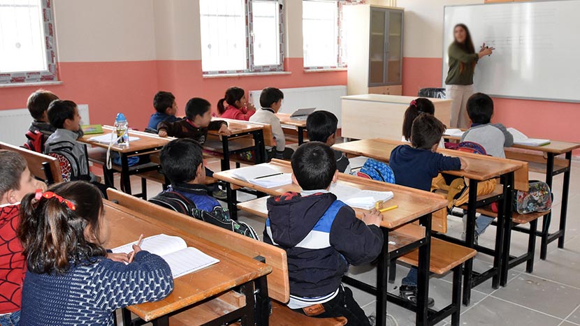 O şehirde mutasyon alarmı! 2 öğrencinin testi pozitif çıkınca eğitime ara verildi