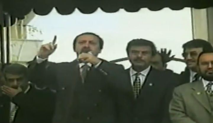 Erdoğan'ın eski danışmanı kaleme aldı... "Bir şiirden bir tivite"