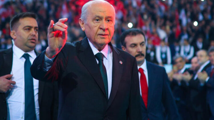 FETÖ bağlantısı nedeniyle istifa eden o isim MHP Kurultayı'nda ortaya çıktı