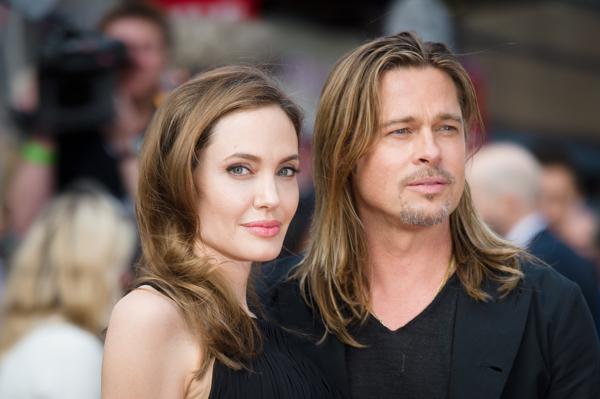 Angelina Jolie'den şok itiraf! Brad Pitt şiddet uyguluyormuş