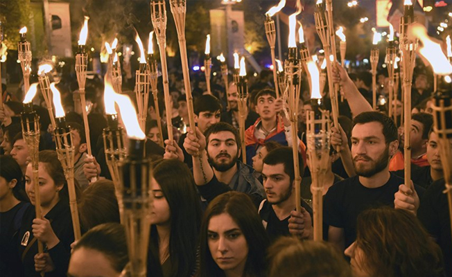 Çekler 1915 olaylarını 'soykırım' olarak tanıdı
