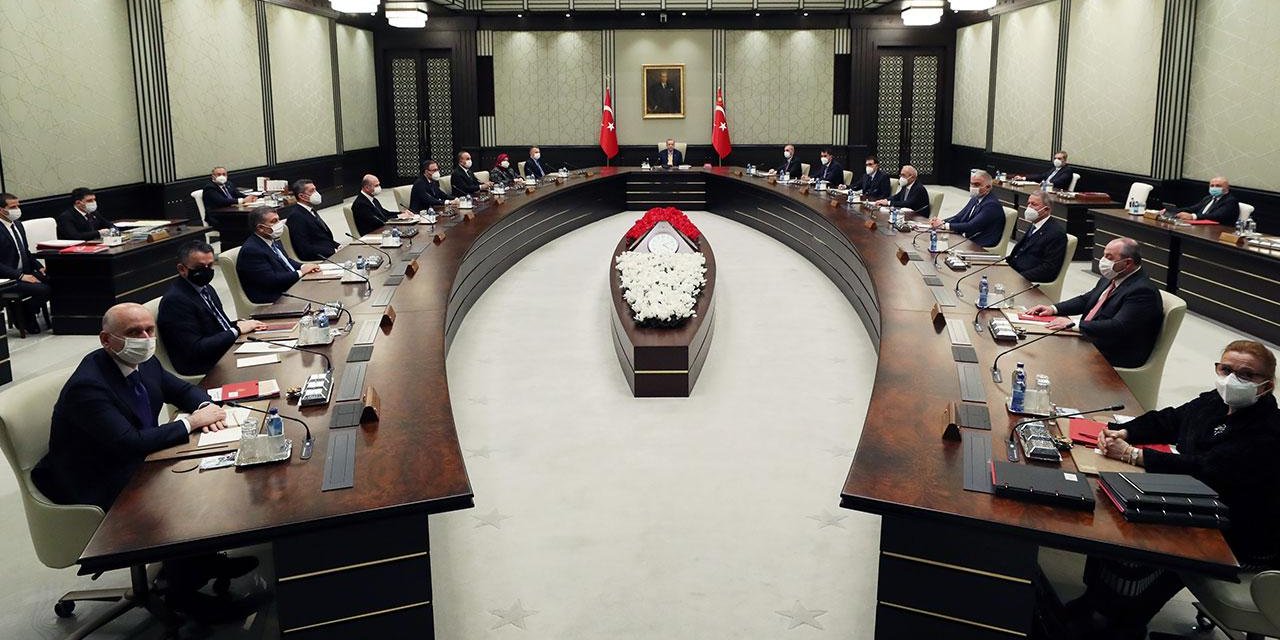 Albayrak'ın medyasından çarpıcı yazı: En az 6-7 bakanın değişmesi kaçınılmaz
