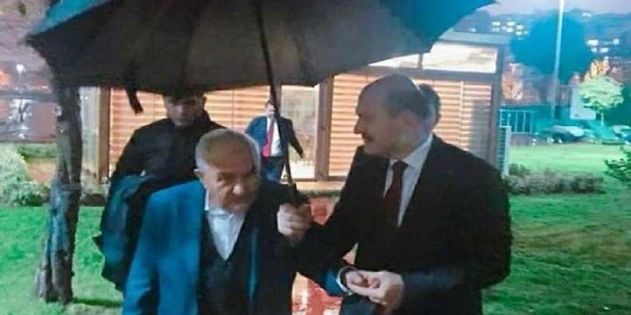 Süleyman Soylu'nun şemsiye tuttuğu cemaat lideri koronavirüse yakalandı