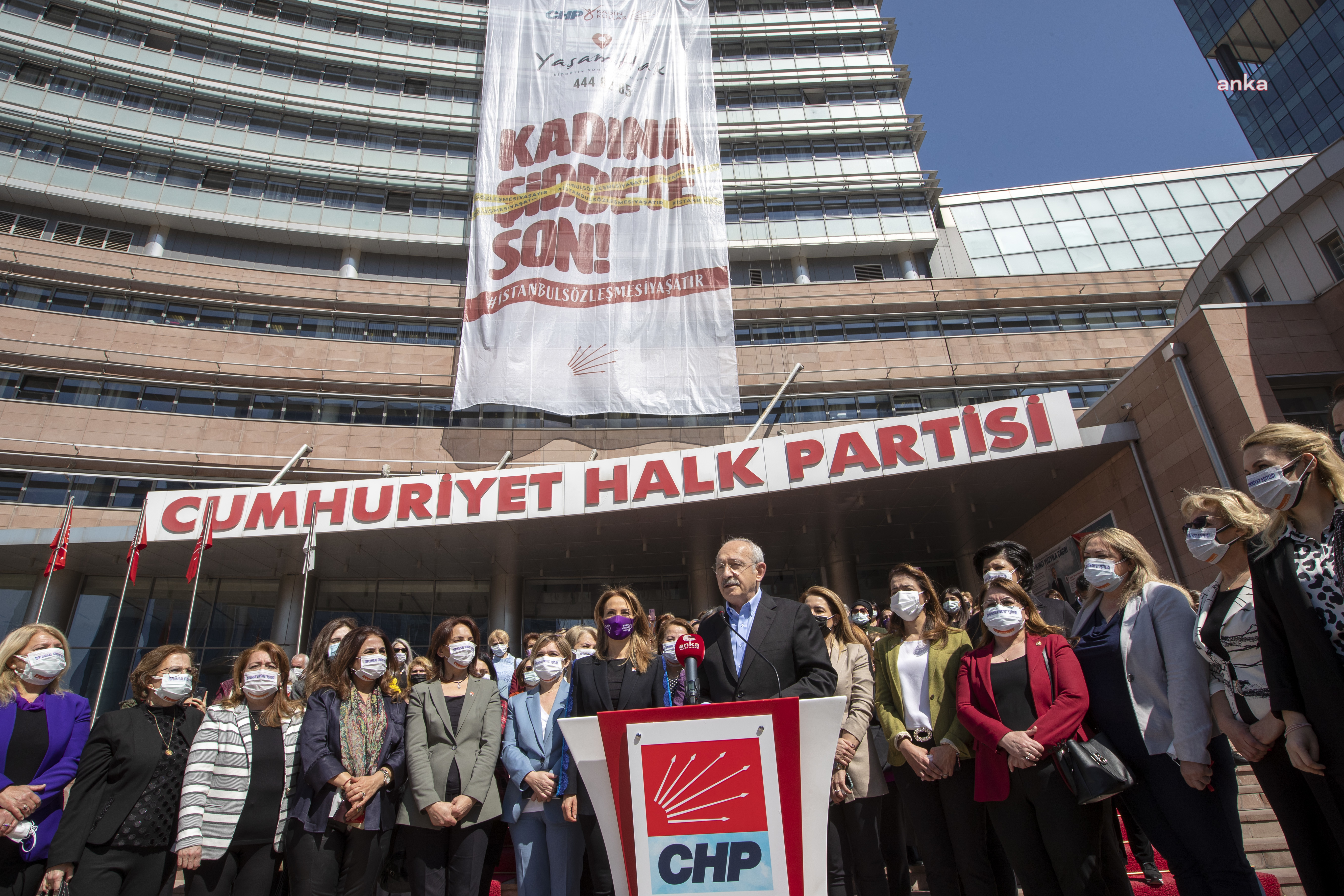 Kılıçdaroğlu'ndan hak arayan kadınlara tam destek!