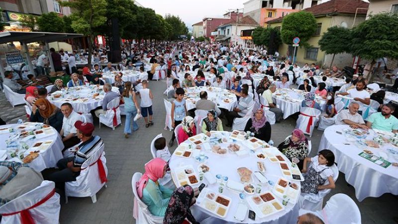 Ramazan ayında sokağa çıkma yasağı olacak mı? Toplu iftar ve sahur yapılabilecek mi?