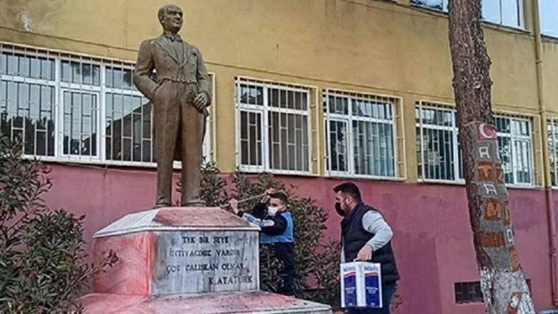 Tekirdağ'da Atatürk heykeline saldıran kişi kıskıvrak yakalandı