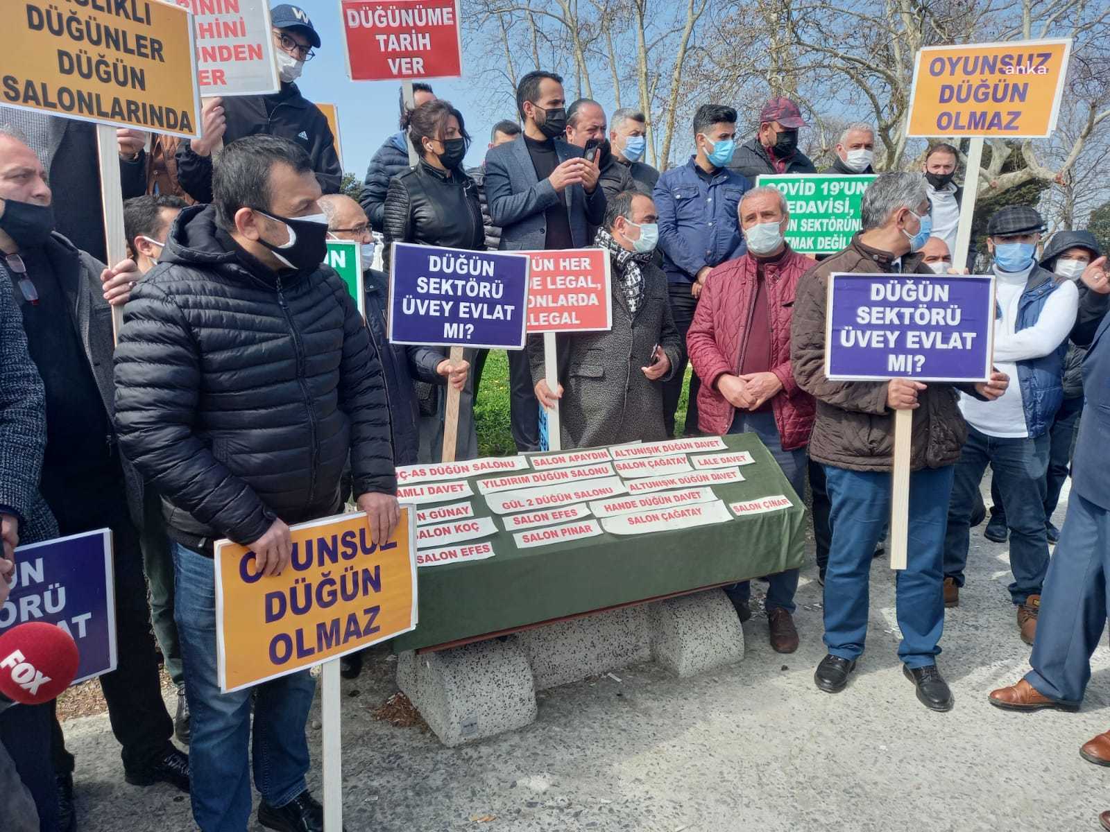 Düğün kısıtlamasına yönelik tabutlu eylem!