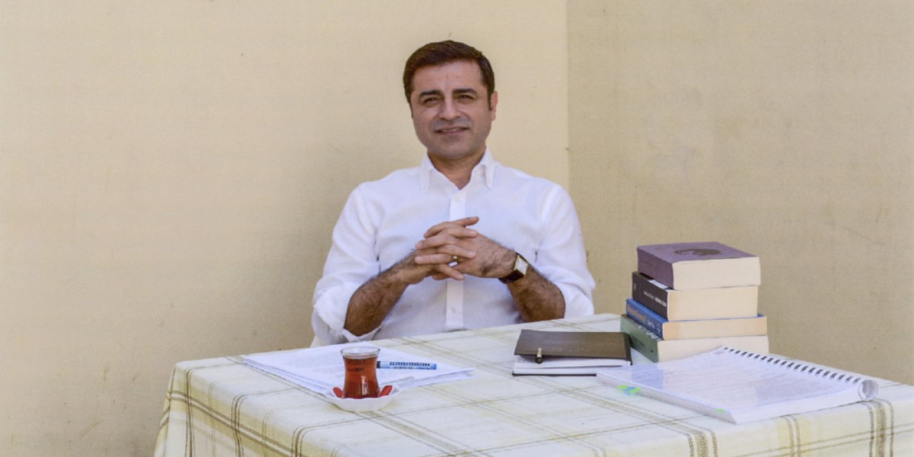 Selahattin Demirtaş'tan çok konuşulacak açıklamalar: AKP bundan kaçınmak için...