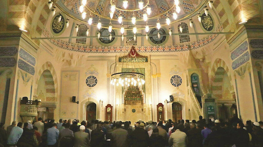Diyanet'ten 'teravih namazı'na ilişkin flaş karar!