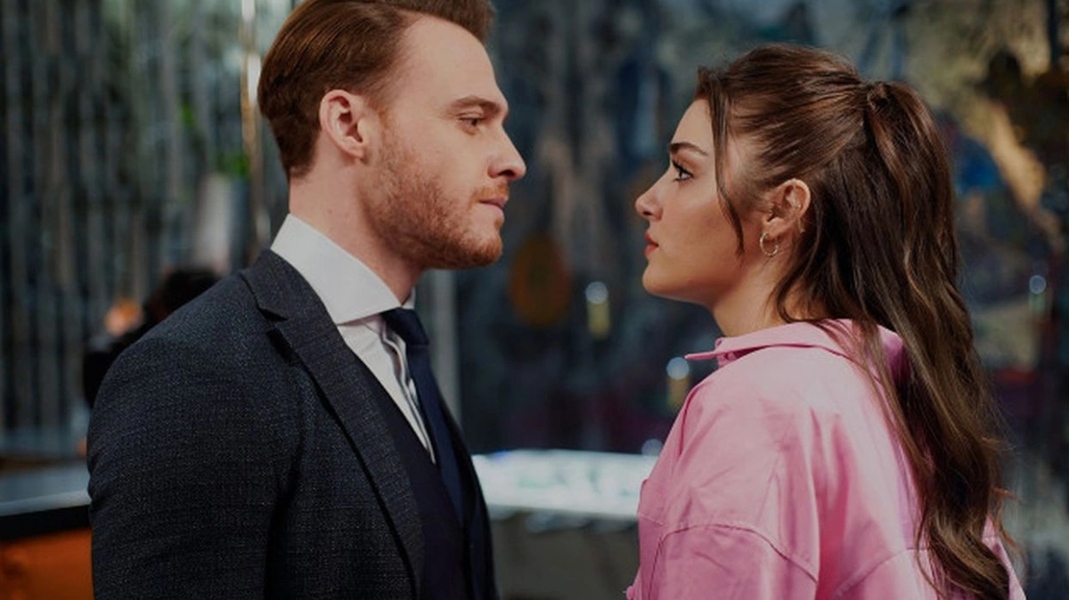 Hande Erçel ve Kerem Bürsin hayranlarını üzen haber... 'Sen Çal Kapımı' bitiyor yerine o dizi geliyor!