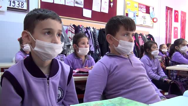 Flaş 'yüz yüze eğitim' açıklaması! Artan vakalar okulları kapatıyor mu?