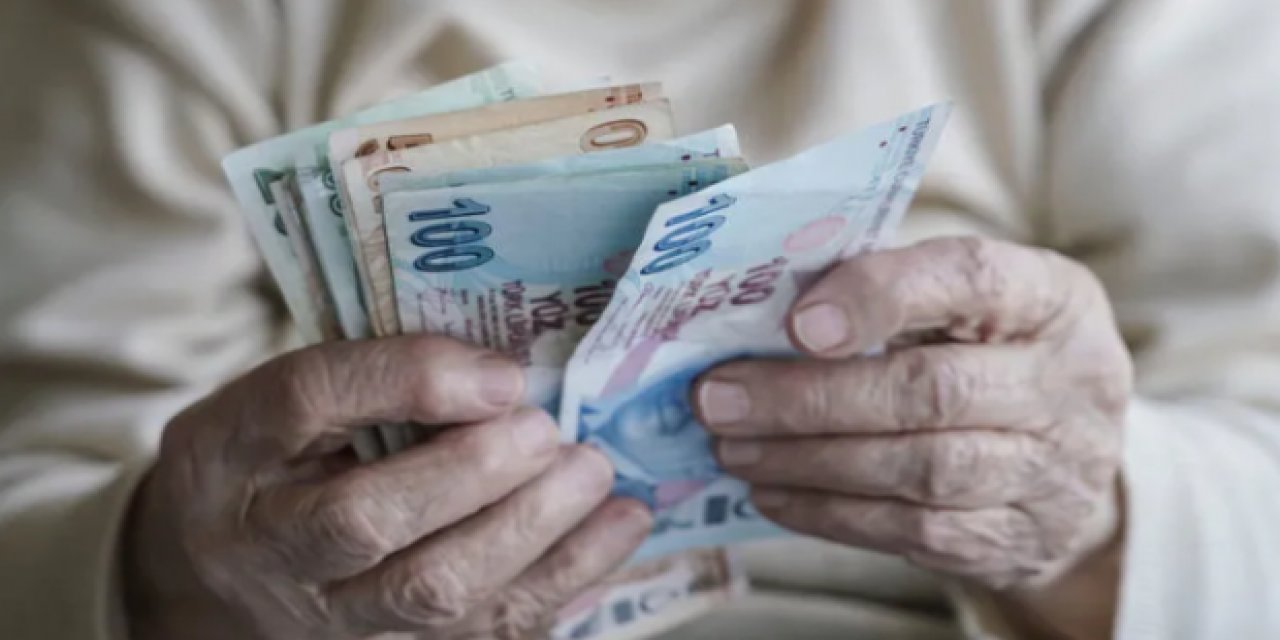 Emeklilerin bayram ikramiyelerine zam geldi!