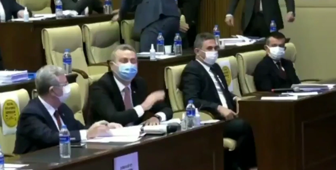 AKP üyesi Ankara Büyükşehir Belediyesi Meclisi'ni karıştırdı! CHP ve İYİ Parti Meclis'i terk etti